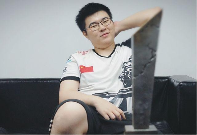 青岛次节轰出一波18-4广厦反超比分，三外援半场31分