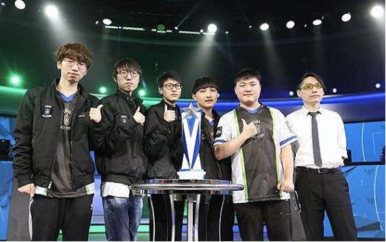 界对他的质 界对他的质